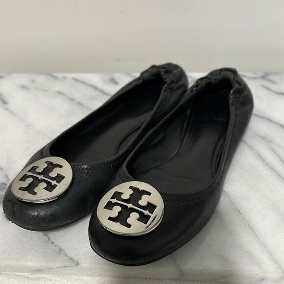 Tory Burch Black Leather Flats with Iconic silver Logo sz 7.5 - Picture 3 of 12